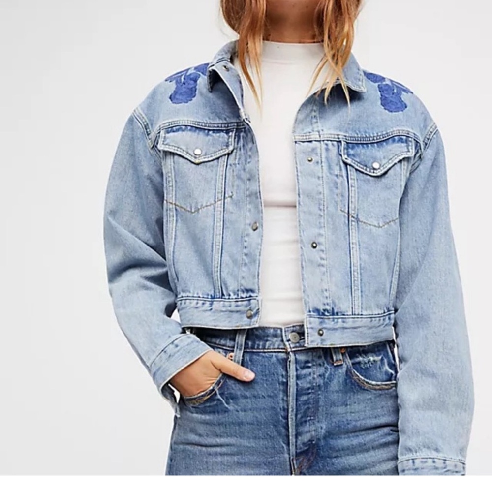 Free People Cinched Blue‎ Floral Embroidered Cropped Denim Jean Jacket